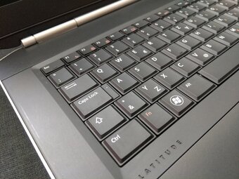 predám Dell Latitude E5420 ,Intel® Core™i5 ,8gb ram , ssd - 3