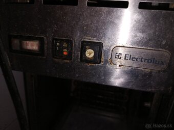 Predám chladiaci stôl nerezový - 3