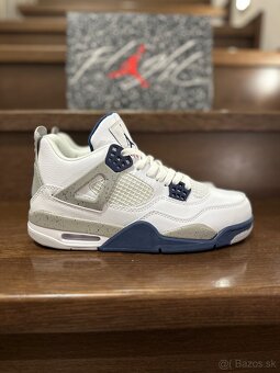 Jordan 4 Midnight Navy - 3
