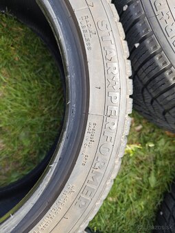 215/45 R16 90V - 3