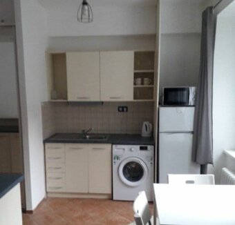 Ponúkame na prenájom pekný, zariadený zrekonštruovaný 1 izbo - 3