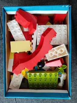 Lego duplo kone v stajni - 3