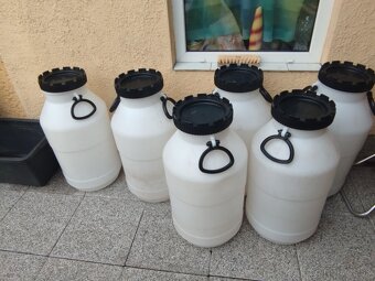 Plastové nádoby 50 L, predám. - 3