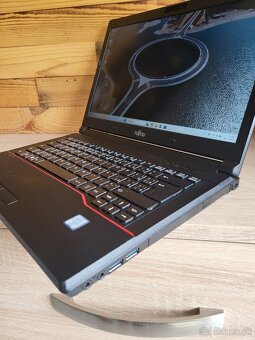 Fujitsu E546 i5 4x2.5Ghz,8GBDDR4,250GBSSD,webka,BT - 3