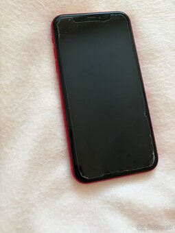 iPhone XR (Červený) 64 GB – v dobrom stave - 3