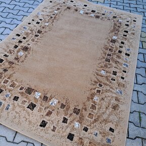Hnedý koberec - 3