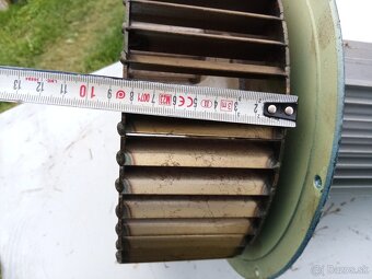 Elektromotor 0,75kW , 2840ot.s vrtuľou - 3