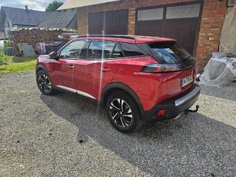 Peugeot 2008 1.2 Allure full výbava - 3