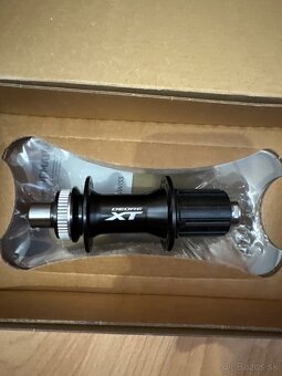 Shimano FH-M8010 - 3