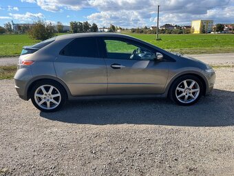Honda Civic 8g diesel - 3