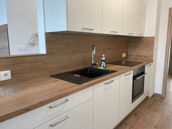 2 izb byt na Brnianskej ul parkovanie v garáži  bez provízie - 3