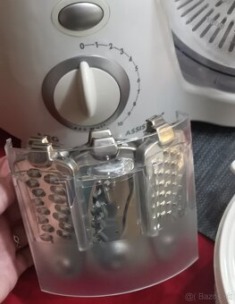 Kuchynsky robot AEG  KM8XX - 3