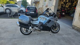 Kawasaki GTR 1400 - 3