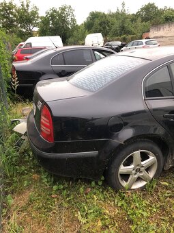 Rozpredam superb 1 čierny tdi - 3