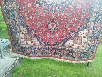 Koberec rozmerov 250  350 cm predám. - 3