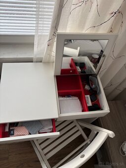 Kozmetický stolík - 3