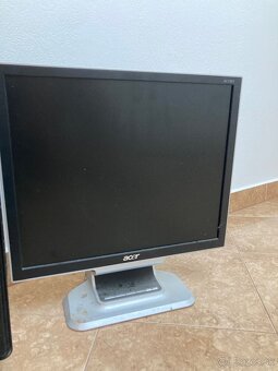 Predám LCD monitory – Philips + Acer - 3