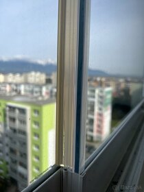 Tesnenie na posuvné skla na balkón - 3