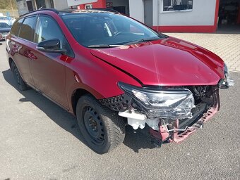 Toyota Auris Touring - 3