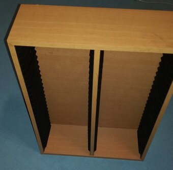 Drevený pekný stojan-box na 50CD - 3