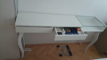 Kozmetický alebo TV stolik - 3
