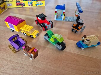 LEGO Classic 10715 Kocky na kolieskach - 3