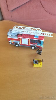 Lego City Hasičské auto - 3