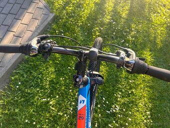 Horský bicykel DHS - 3