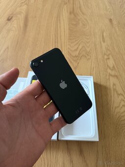 iPhone SE 2020 64 gb Black v záruke - 3