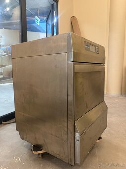 Profesionálna umývačka riadu Winterhalter UC-M ENERGY - 3