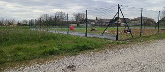 Montáž oplotenia... - 3