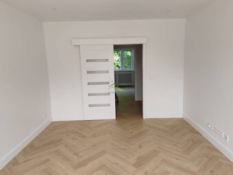 Kompletne zrekonštruovaný 2-izbový tehlový byt v centre Vran - 3