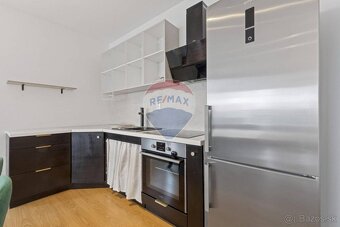 PRENÁJOM : 3 izb byt 64 m2, čiastočne zariadený, novostavba, - 3