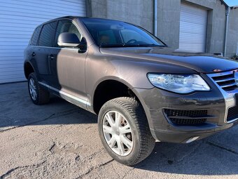 Predám náhradné diely na Volkswagen touareg 3.0tdi 176kw - 3