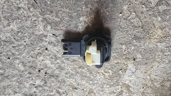 Bmw e90 330i váha vzduchu - 3