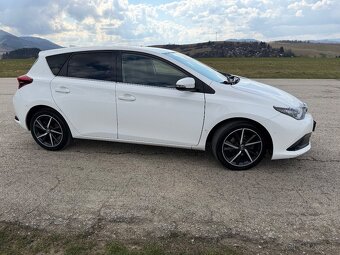 Toyota Auris 1.6 benzín 97kW Active Trend Plus - 3
