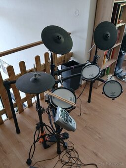 Roland - 3
