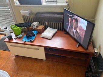 Darujem skrinku pod televízor - 3