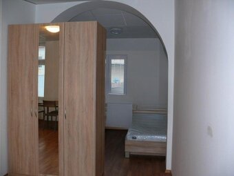 Byt vhodný pre 4 študentov mladých ľudí, bývanie v centre BB - 3