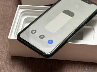 iPhone XR 64GB - 3