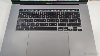 Apple MacBook Pro 16" (A2141) – i7 / 32 GB RAM / 512 GB SSD - 3