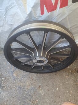 HARLEY DAVIDSON PREDNE KOLESO 19X2,5 - 3