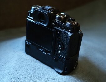 Fujifilm X-T2 s príslušenstvom - 3