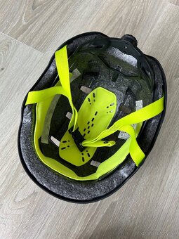 Detská prilba Decathlon veľkosť S - 3