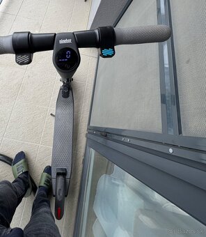 Elektrická Kolobezka Ninebot by Segway KickScooter ES2 - 3