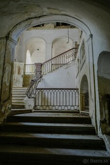 Renesančný kaštieľ z r. 1610 s parkom 119 488 m2 - 3