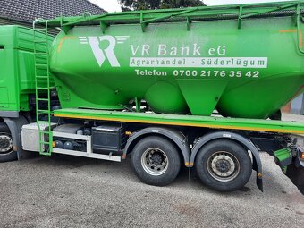 Mercedes Benz Actros - 3