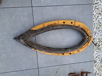 Chomút, kramle, vedrá, petrolejka, mlynec - 3