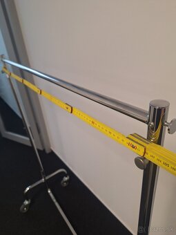 Jednoramenný stojan na vešiaky – položka 35-36 - 3