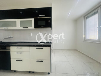 Slnečný 3 izbový byt v obľúbenej lokalite na predaj - 3